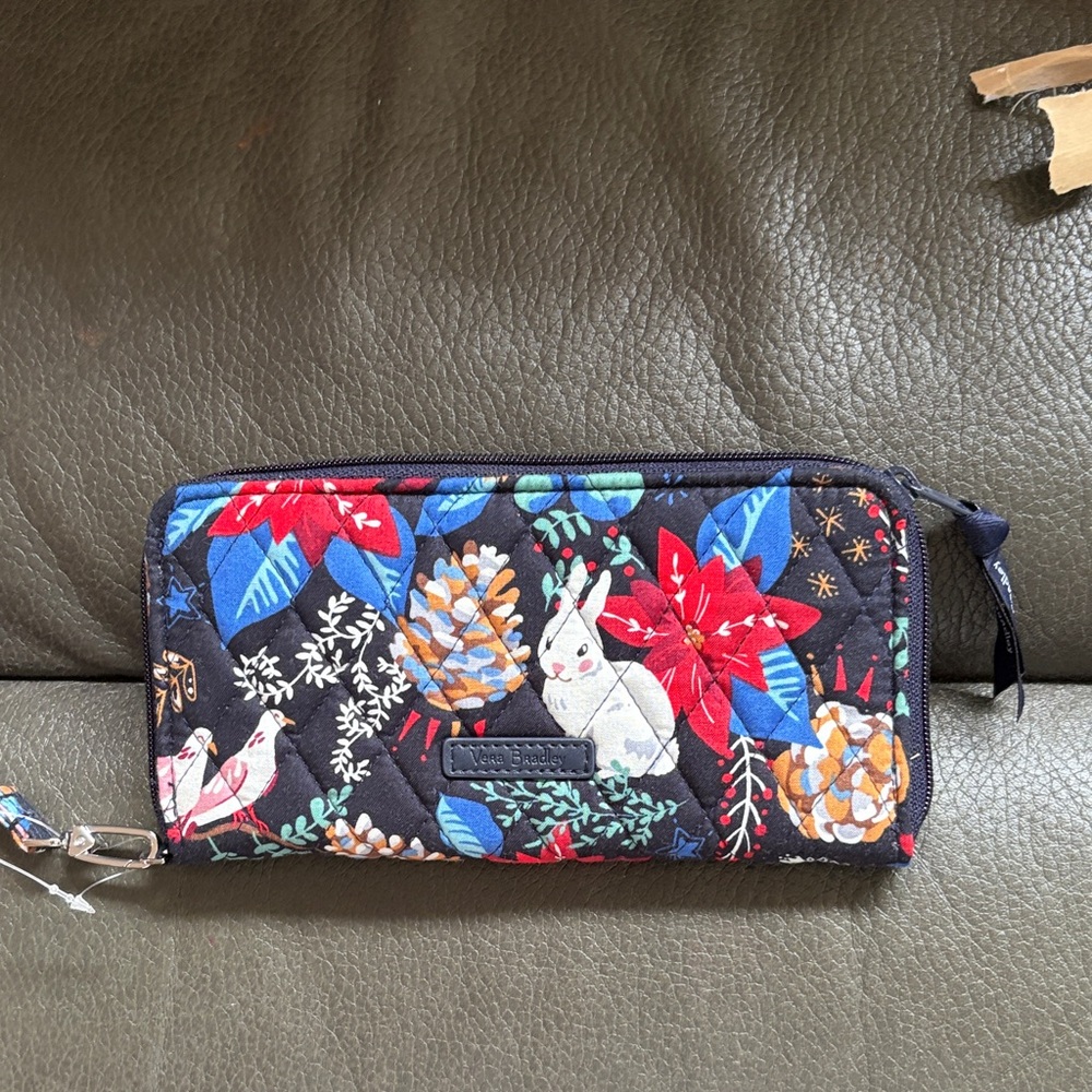 Vera Bradley RFID accordion wristlet in winter forest